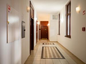 Kép Cozy Central Apt with Garage at GOZSDU Passage szállásáról Budapesten a galériában