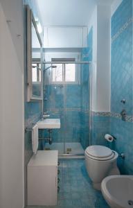 A bathroom at DESIGN DISTRICT- NAVIGLI Mini Appartamento Via Tortona 66