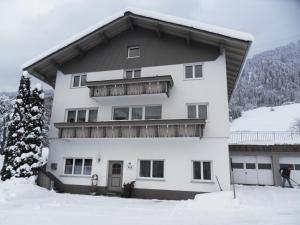 Haus Konzett v zimě