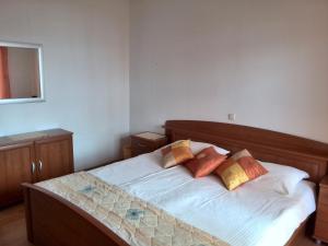 Posteľ alebo postele v izbe v ubytovaní Guesthouse Raffaello + 37 fotografií