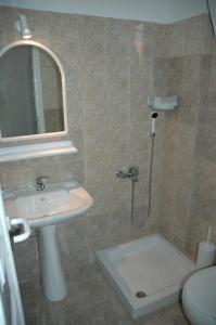 A bathroom at Iron House