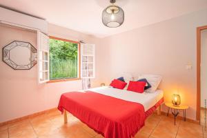 Postel nebo postele na pokoji v ubytování Villa Surelles - 3 chambres - piscine - Le Diamant