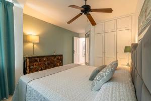 A bed or beds in a room at Apartment Terrazas La Caleta, Costa Adeje