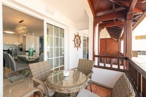 A seating area at Apartment Terrazas La Caleta, Costa Adeje