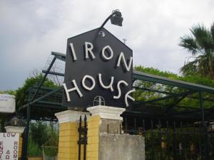 Kép Iron House szállásáról Ájosz Jeórjoszban a galériában
