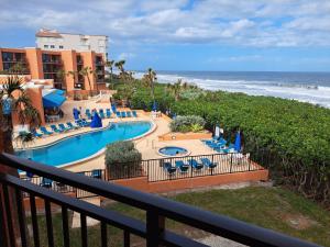 Bazén v ubytování Oceanique Resort nebo v jeho okolí