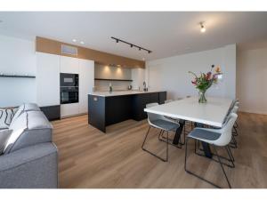 Η κουζίνα ή μικρή κουζίνα στο Loft in Zeeland by Marina and Veerse Meer