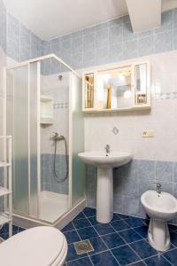 Koupelna v ubytování Apartments with WiFi Rovinj - 9702