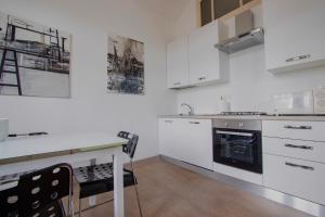 Køkken eller tekøkken på Casa D'artista - charming apartment + Parking