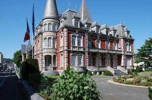 Gallery image of Hôtel Peyramale in Lourdes