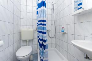 Bilik mandi di Apartments Mirko R +42 gambar