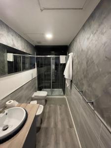 Ένα μπάνιο στο Floating House Embé Experience