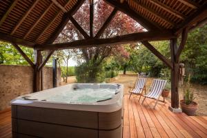 Vonkajšia záhrada v ubytovaní le Jardin de Josnes + 7 fotografií