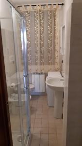 Bilik mandi di Casa Mirella - Toscolano Maderno