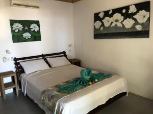 Кровать или кровати в номере Juliantos by the sea