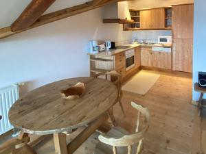 Fotografie z fotogalerie ubytování Chalet Jochpass Ferienwohnungen by HOTEL LANIG - Ferienwohnungen mit Zugang zum WellnessSpa im Hotel Lanig v destinaci Bad Hindelang