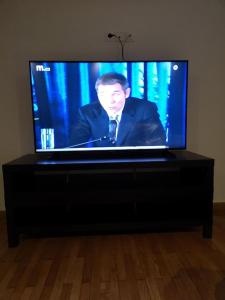 Μια τηλεόραση ή/και κέντρο ψυχαγωγίας στο Feel@Home +32 φωτογραφίες