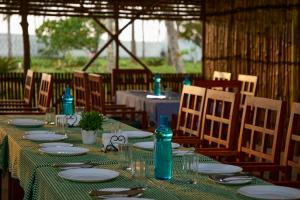 Restoran atau tempat lain untuk makan di Paraikal Beach Resort