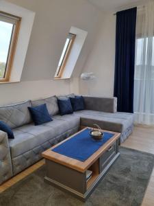 Area tempat duduk di Apartman Suzi