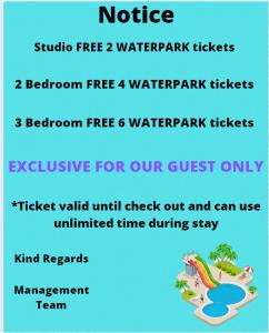 Un folleto para un parque acuático en una playa en Paragon Water Themepark Suites by GGM en Melaka