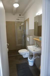 Kúpeľňa v ubytovaní Farmhouse Cubani + 37 fotografií