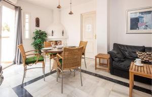 Posezení v ubytování 1 Bedroom Nice Apartment In Mijas Costa