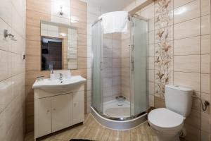 Kúpeľňa v ubytovaní Apartamenty u Bacy + 37 fotografií
