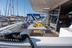 HEBERGEMENTS BATEAUX A QUAIにあるシーティングエリア