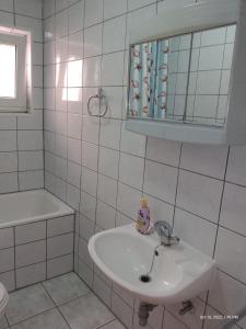 Kúpeľňa v ubytovaní Apartman Tomić - Copacabana Beach Okrug Gornji