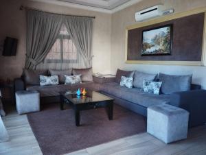 Posezení v ubytování ApartHotel Nzaha