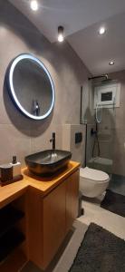 Koupelna v ubytování Homing Volos Inspired Modern Living
