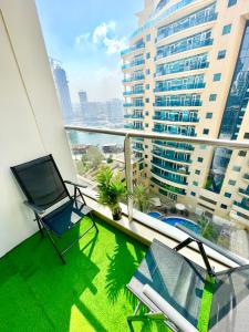 Μπαλκόνι ή βεράντα στο Super Elegant studio apartment-Sparkle tower By SWEET HOMES