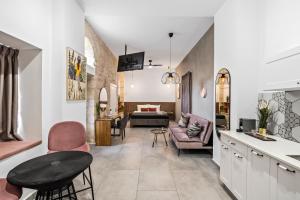 Гостиная зона в Old City Boutique - By La Finca Hotel