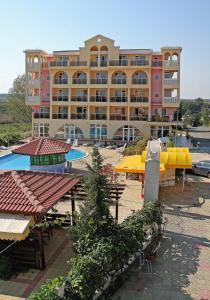 Bazén v ubytování Stefanov 2 Hotel nebo v jeho okolí