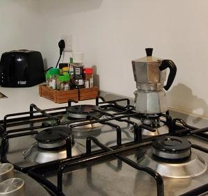 Nhà bếp/bếp nhỏ tại Your Room, Your Apartment, Your Shared Pool