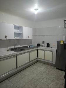 O bucătărie sau chicinetă la Cómoda y hermosa casa independiente, equipada para una agradable estadía