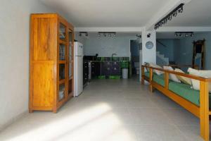 Η κουζίνα ή μικρή κουζίνα στο Villa bord de mer au Moule