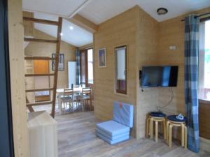 Fotografia z galérie ubytovania Confort 3 pièces rénové, balcon, proche remontées mécaniques, Wifi, animaux admis - FR-1-561-105 v destinácii Modane