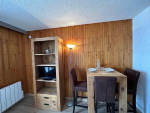 Zdjęcie z galerii obiektu Studio cosy en station · Ski aux pieds · Wifi · Proche centre - FR-1-688-44 w Méribel