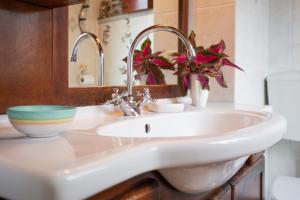 Koupelna v ubytování Appartamento Il Borgo - HelloElba + 9 fotografií