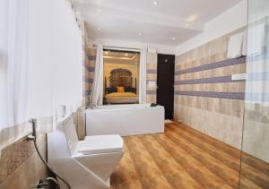 Phòng tắm tại Bloom Boutique l Lake Pichola +66 ảnh