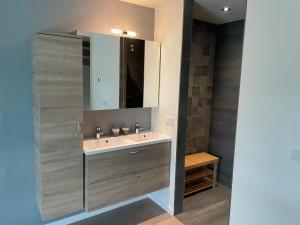 Ένα μπάνιο στο Appartement 5 +13 φωτογραφίες
