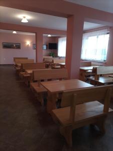 Reštaurácia alebo iné gastronomické zariadenie v ubytovaní WynajemPokoiStołówkaGerlachSCŁętowskiWłŁętowskaMŁętowskaLŁętowskaHyłaB