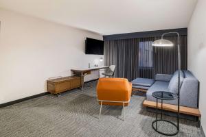 Televisyen dan/atau pusat hiburan di Sonesta Select Phoenix Chandler