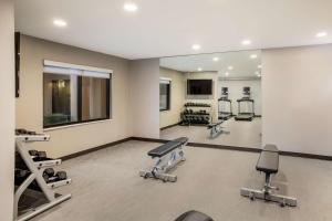 Pusat kecergasan dan/atau kemudahan kecergasan di Sonesta Select Phoenix Chandler
