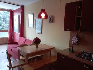 Η κουζίνα ή μικρή κουζίνα στο Casa vacanze Biancaneve +8 φωτογραφίες