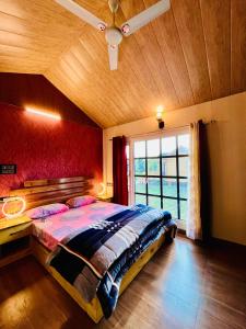 Postel nebo postele na pokoji v ubytování Jolly retreat + 52 fotografií