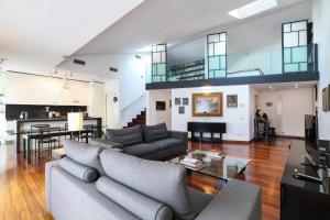 Χώρος καθιστικού στο NPA20 Luxury Large Apartment in Navigli District