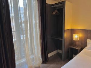 Łóżko lub łóżka w pokoju w obiekcie THC Bergantin Hostel