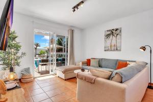 A seating area at CASA DUNAS